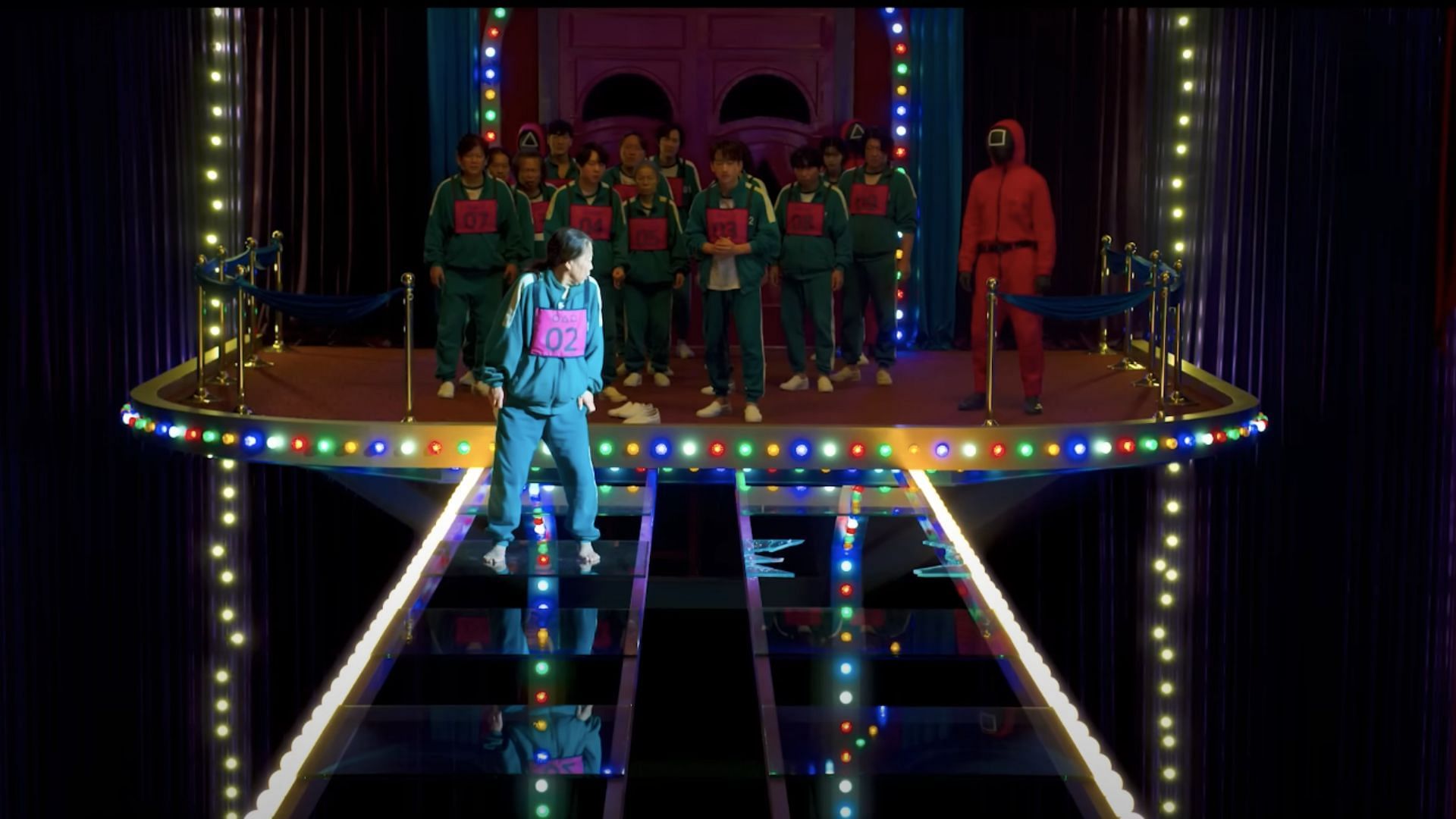 Players begin the glass bridge game (Image via YouTube/Still Watching Netflix)